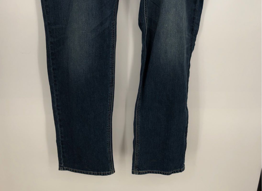 NWT Levi&#39;s 541 Straight Jeans - Size 42X36