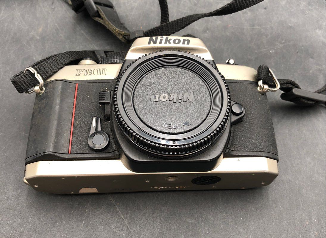 Nikon FM10 Film 35mm SLR Camera With Lens Cap