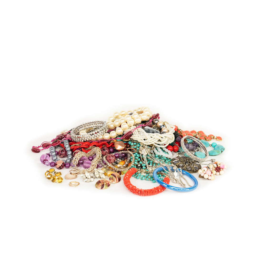 MYSTERY JEWELRY Grab Bag 5 LBS Treasure Box Jewelry Lot Broken Jewelry for  Crafts Bulk Jewelry Bulk Jewelry Wholesale 