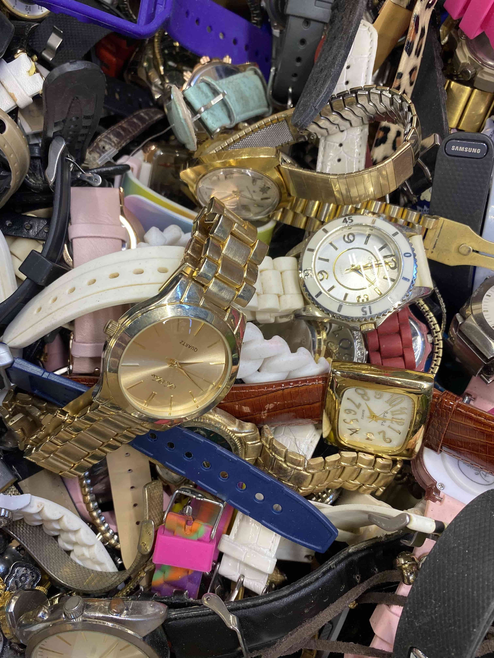 Bulk Lot Wholesale Box of Junk Watches - Priced by Weight - Multiple  Options